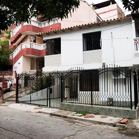 Hostal Villa Del Mar - Rodadero Santa Marta  Buitenkant foto